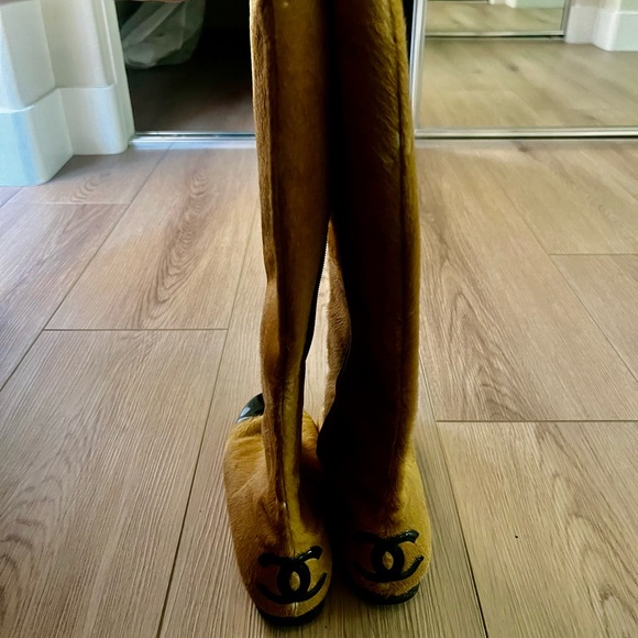 Chanel calf hair boots- balding throughout, size 7 - Picture 2 of 4